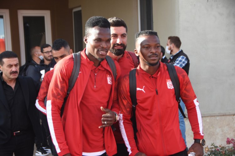 Sivasspor, Villarreal ma&ccedil;ı i&ccedil;in İspanya'ya u&ccedil;tu