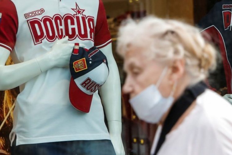 Rusya'da son 24 saatte 15 bin 700 yeni koronavir&uuml;s vakası