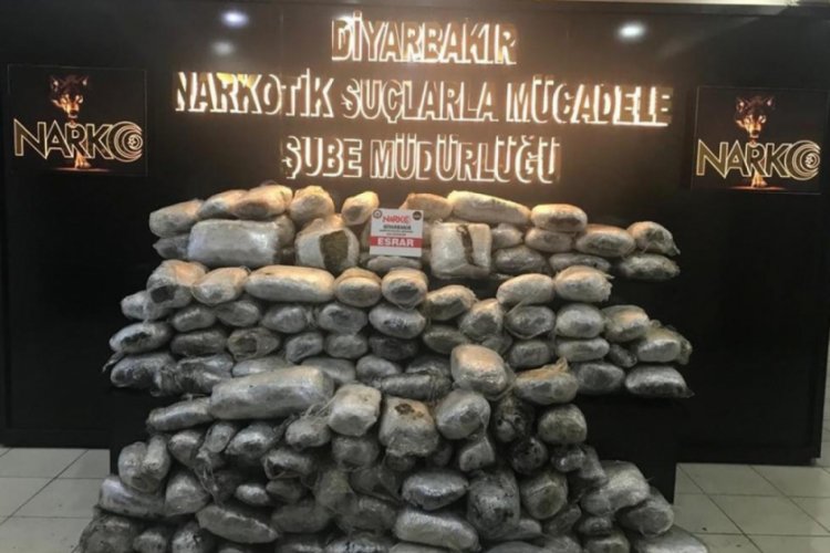 &Ccedil;ekici &uuml;zerinde bulunan kep&ccedil;enin pistonlarından 159 kilo esrar &ccedil;ıktı