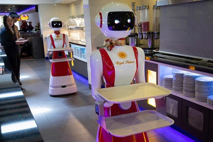 "800 milyon kişi işini robotlara kaptırma riskiyle karşı karşıya"