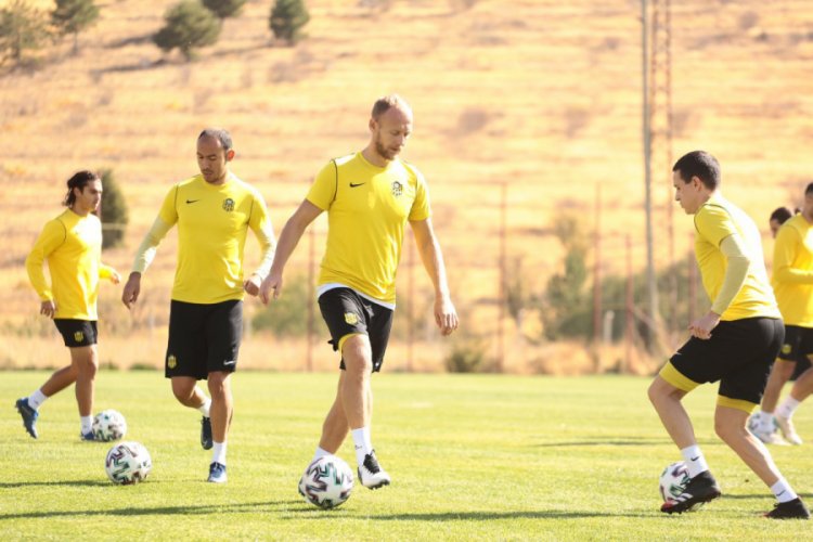 Yeni Malatyaspor'da Adem B&uuml;y&uuml;k ve Chebake şoku