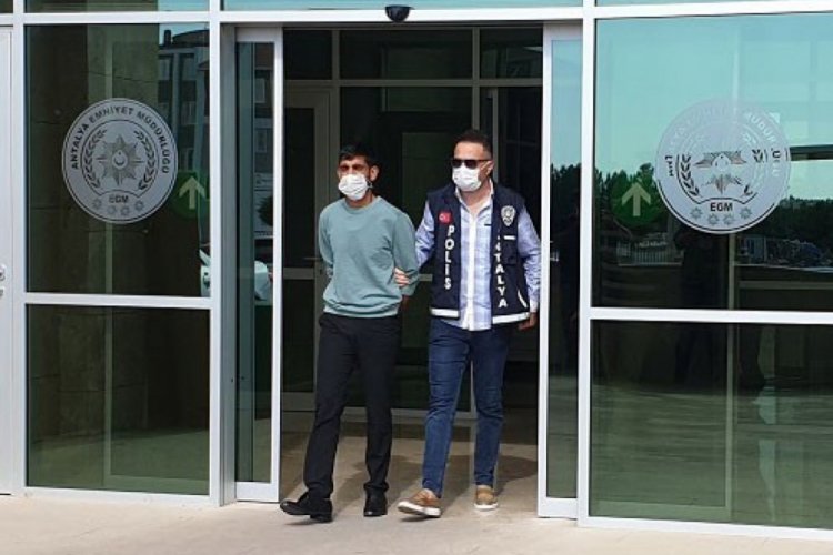 'Polis ve savcıyım' diyerek vatandaşları 727 bin lira dolandırdı
