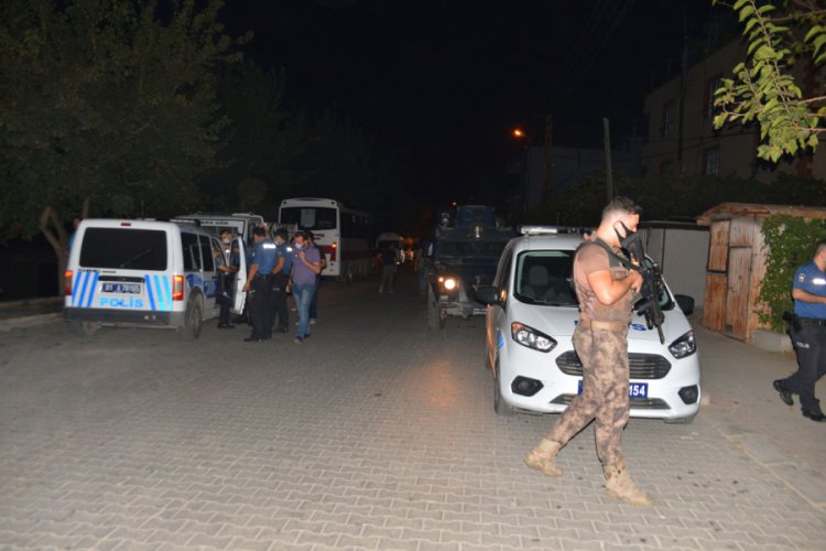 Yola EYP atıp ka&ccedil;an 2 ş&uuml;pheliden 1'i yakalandı