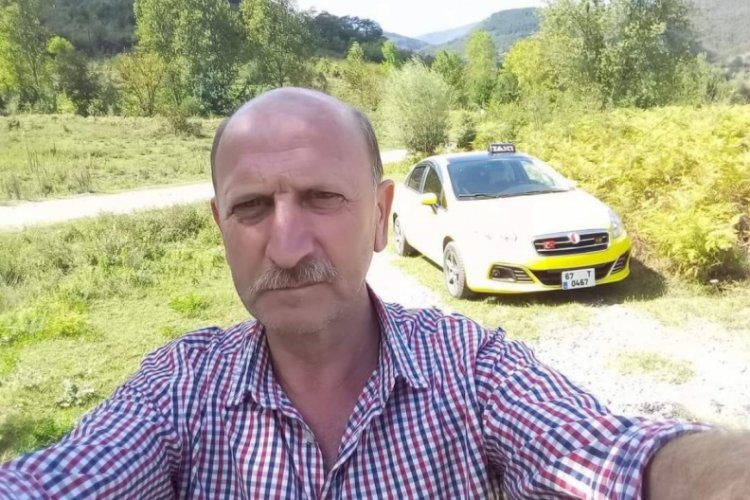 Taksiyi vermeyen babasını bı&ccedil;aklayarak &ouml;ld&uuml;rd&uuml;
