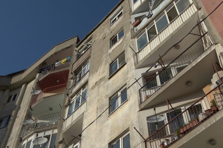 Madde bağımlısı gen&ccedil; 7. kattan d&uuml;şerek hayatını kaybetti