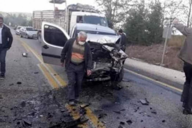 Bursa'da iki araç kafa kafaya çarpıştı! Ölü ve yaralılar var...