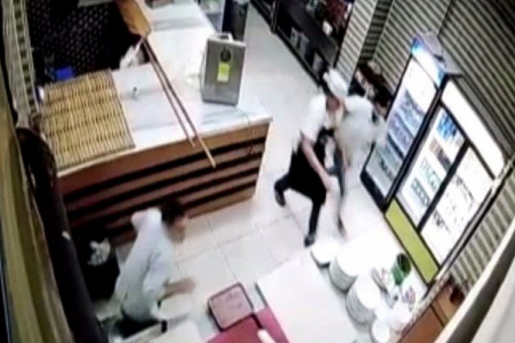 Bing&ouml;l'de deprem anı g&uuml;venlik kameralarına yansıdı