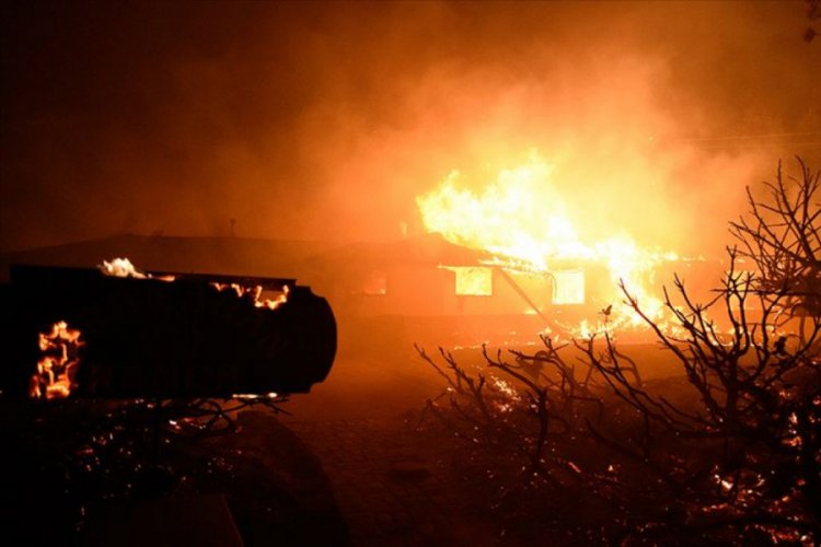 G&uuml;ney California'da yangınlar nedeniyle 100 binden fazla kişi i&ccedil;in tahliye emri