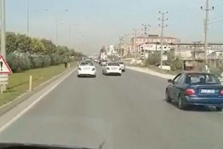 Trafikte makas atarken polis kamerasına yakalandı