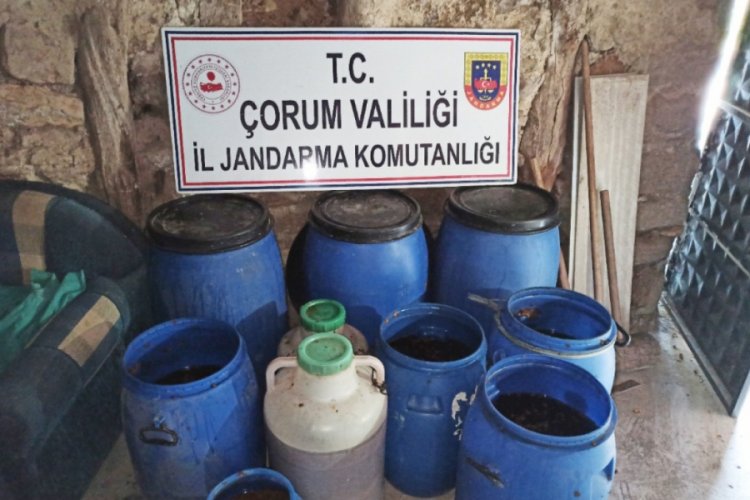 &Ccedil;orum'da 2 bin 653 litre ka&ccedil;ak i&ccedil;ki ele ge&ccedil;irildi