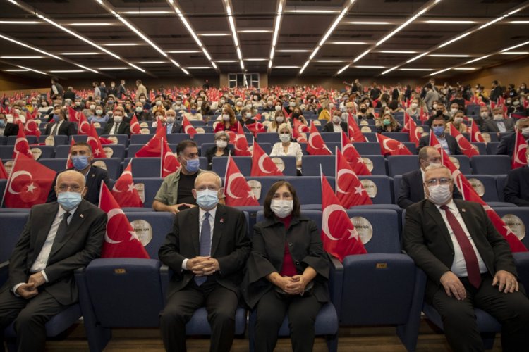 Kılıçdaroğlu ve eşi, Genco Erkal'ın "İnsanlarım" oyununu izledi