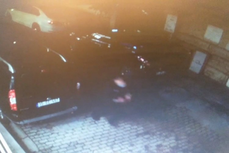 Cinayet zanlısının ka&ccedil;ış anları g&uuml;venlik kamerasında