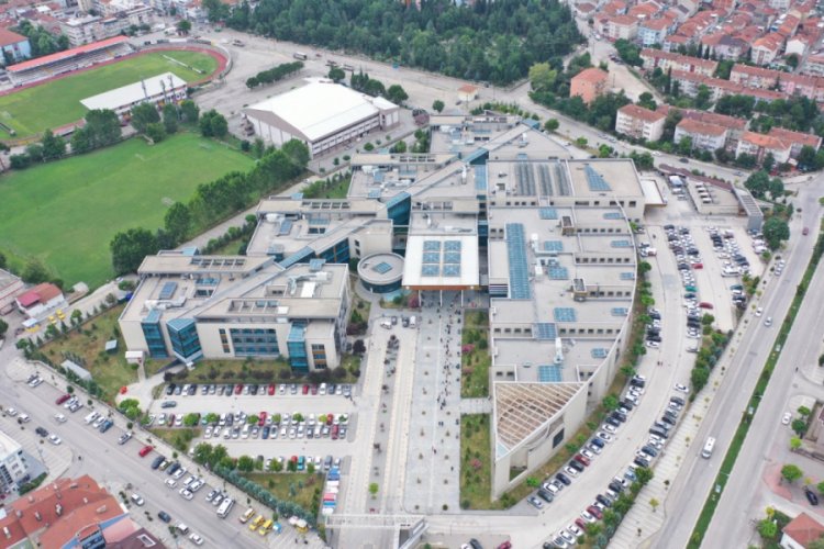 Bursa'da koronavir&uuml;s tedavisi g&ouml;ren baba taburcu oldu, oğlu &ouml;ld&uuml;