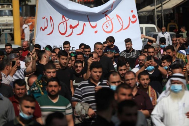 Macron'un İslam karşıtı tutumu Filistin'de protesto edildi