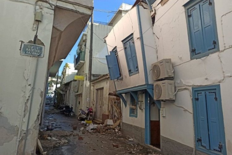 İzmir depremi Yunan adası Sisam'ı da vurdu: 2 çocuk yaşamını yitirdi