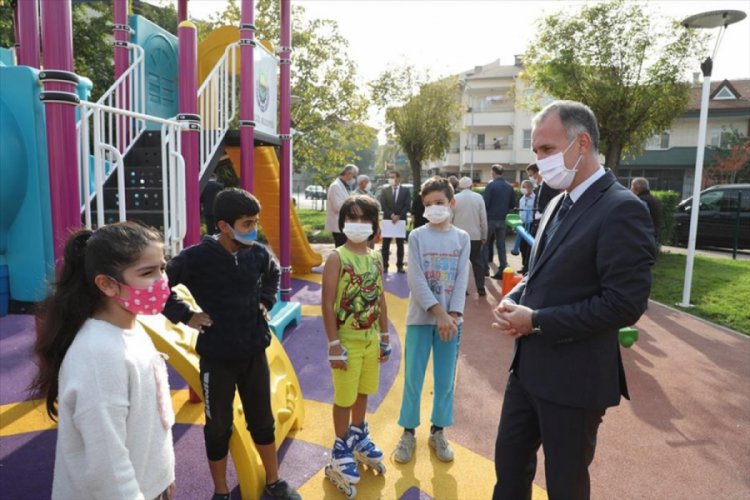 Bursa İnegöl'de eskiyen parklar yenileniyor