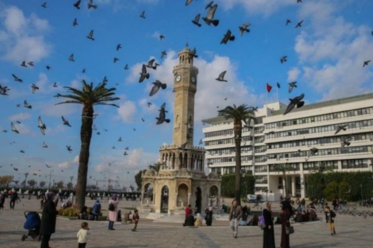 İzmir Büyükşehir Belediyesi binası, hasar tespiti bitene kadar kullanılmayacak
