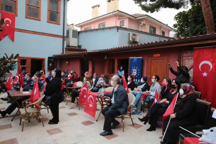 Bursa K&uuml;lt&uuml;r Akademisi'nde ilk ders Cumhuriyet