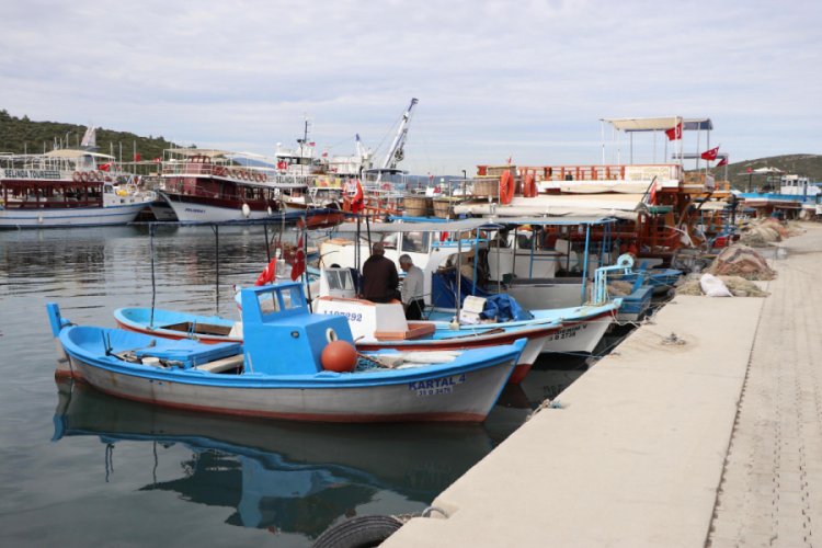 Seferihisar'da balıkçılar denize açılmıyor