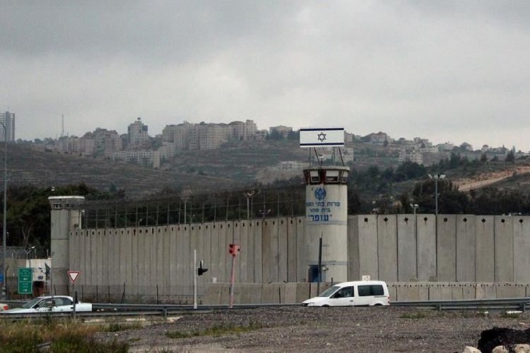 İsrail hapishanelerinde Kovid-19 tespit edilen Filistinli tutuklu sayısı 121'e yükseldi