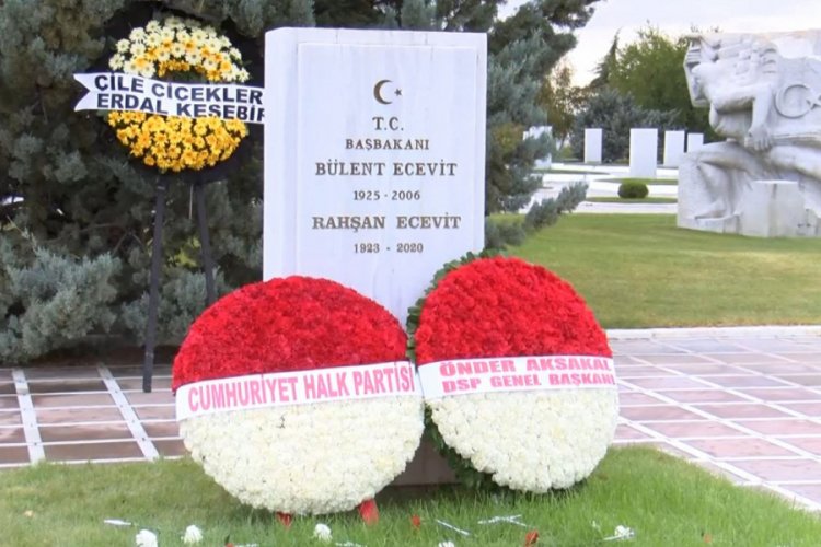 Bülent Ecevit, ölümünün 14'üncü yılında mezarı başında anıldı