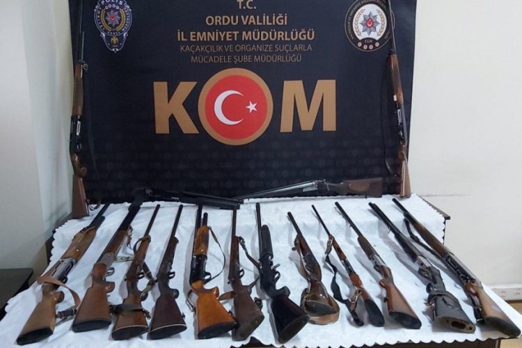 6 ilde silah ka&ccedil;ak&ccedil;ılığı operasyonu: 45 g&ouml;zaltı