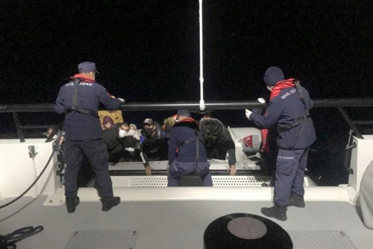 Marmaris'te 29 ka&ccedil;ak g&ouml;&ccedil;men ve 1 T&uuml;rk organizat&ouml;r kurtarıldı