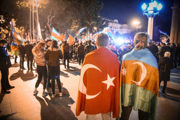 Azerbaycan'ın Karabağ zaferine Türkiye'den ilk tepkiler