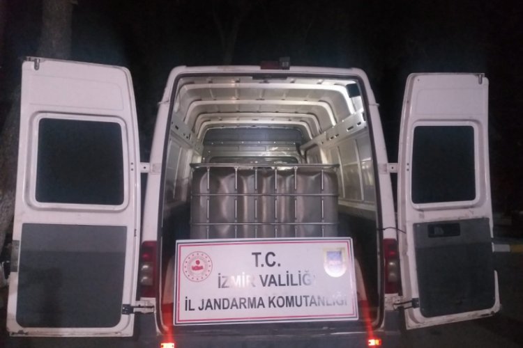 İzmir'de 3 bin litre kaçak akaryakıt ele geçirildi