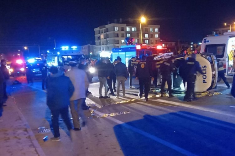 Konya'da minibüsle polis aracı çarpıştı
