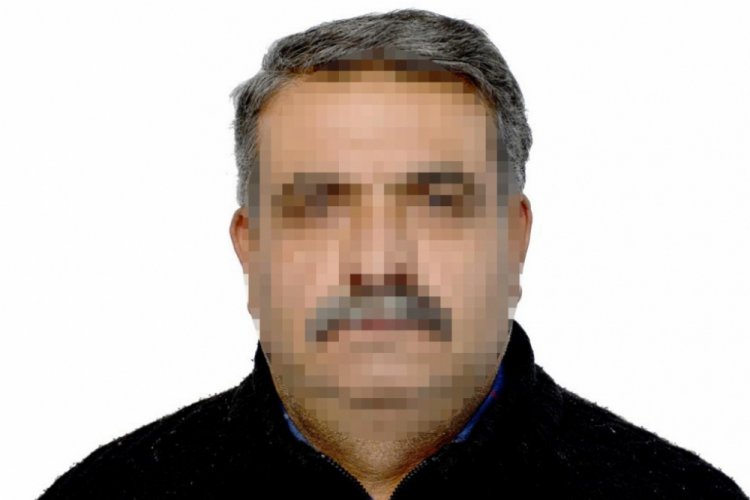 Cinnet getiren pazarcı, eşi ve kızını bı&ccedil;akla &ouml;ld&uuml;rd&uuml;