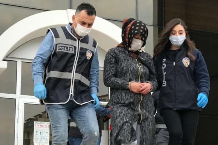 Hırsızlık i&ccedil;in girdikleri evde su&ccedil;&uuml;st&uuml; yakalandılar