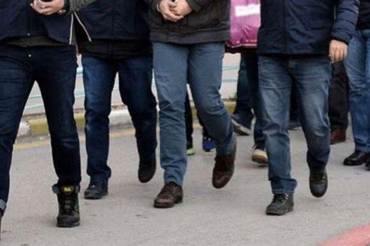 FETÖ operasyonunda gözaltına alınan 22 kişiden 2'si tutuklandı