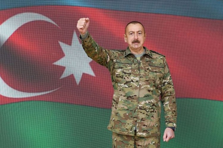 Azerbaycan Cumhurbaşkanı Aliyev cephe bölgesini ziyaret etti