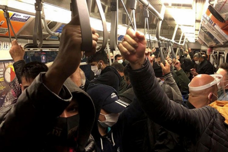 Metro ve metrob&uuml;ste yine 'Sosyal mesafesiz' ulaşım
