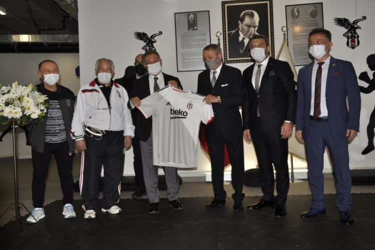 Ahmet Nur Çebi, boks ve güreş federasyonlarının başkanlarını ağırladı