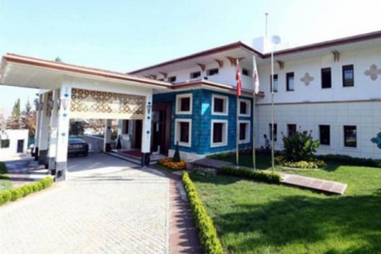 6 yıl &ouml;nce 8 milyon liraya yenilenmişti, tekrar tadilata alındı