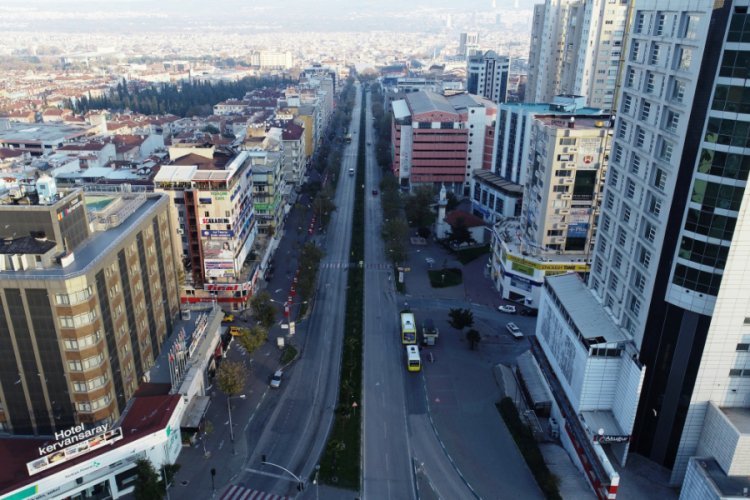 Bursa'da boş cadde ve meydanlar havadan görüntülendi