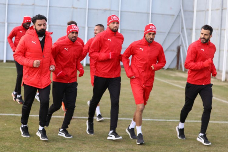 Sivasspor, Karabağ maçı hazırlıklarına başladı