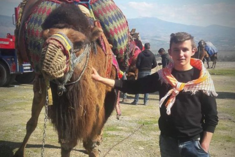 Kamyonetle &ccedil;arpışan motosiklet s&uuml;r&uuml;c&uuml;s&uuml; hayatını kaybetti