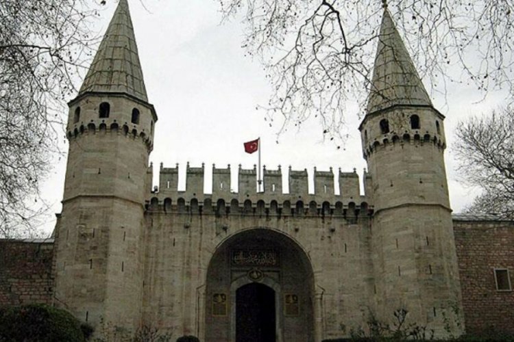 CHP'li İlgezdi: Topkapı Sarayı'nın 1. derece sit alanında bulunan ağa&ccedil;lar kesildi