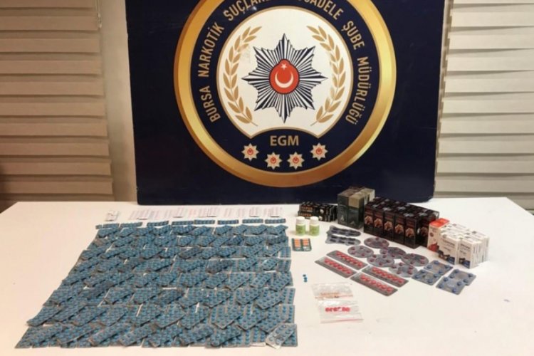 Bursa'da 2 bin 589 adet uyuşturucu hap ele ge&ccedil;irildi