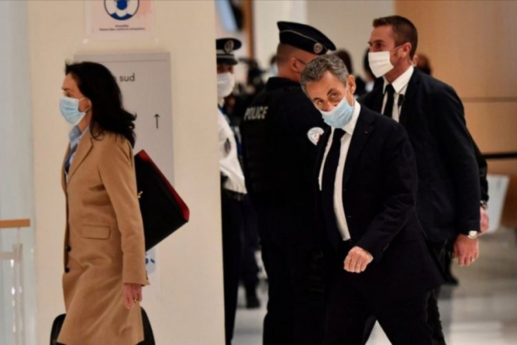 Sarkozy r&uuml;şvet ve yolsuzluk su&ccedil;lamasıyla hakim karşısında