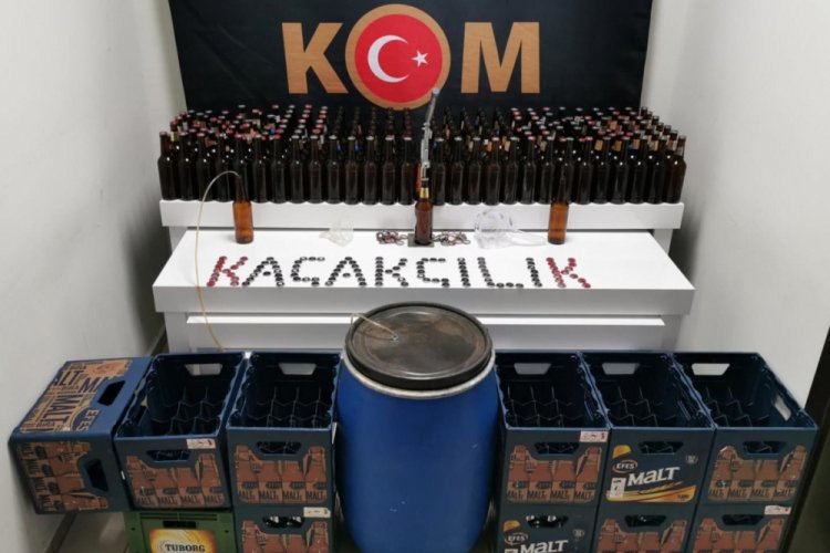 Evini sahte alkol &uuml;retim at&ouml;lyesine &ccedil;evirdi