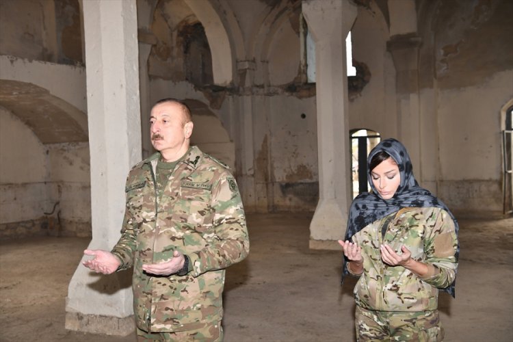 Aliyev, işgalden kurtarılan Ağdam'ı ziyaret etti