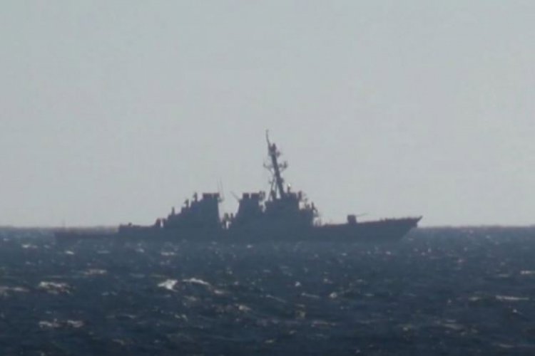 Japon Denizi'nde Rus savaş gemisi, ABD savaş gemisini uzaklaştırdı