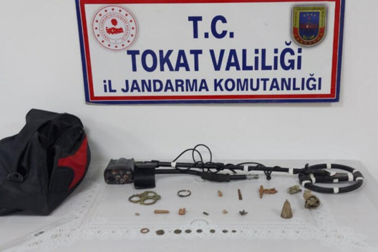 21 par&ccedil;a tarihi eser bulundu