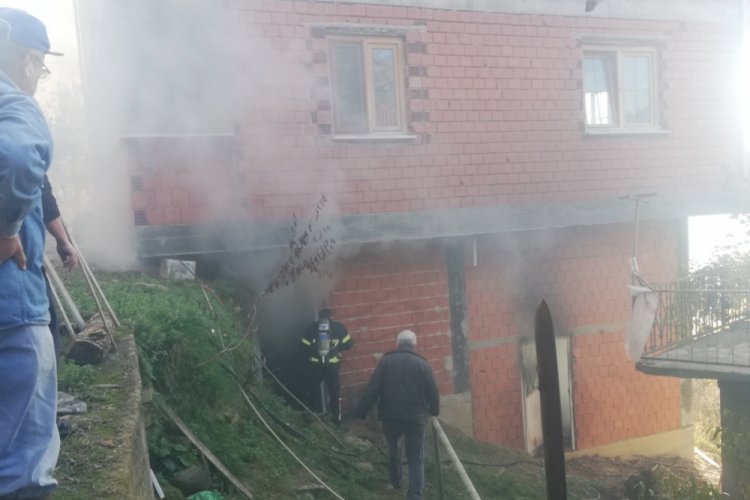 Zonguldak'ta kömürlük yangını korkuttu