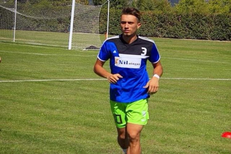 Enkazdan kurtarılan amat&ouml;r futbolcu Malik Tahirler yaşamını yitirdi