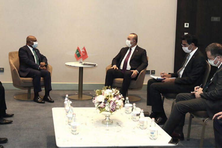 Bakan Çavuşoğlu, Nijer'de Maldivler ve Çadlı mevkidaşlarıyla görüştü